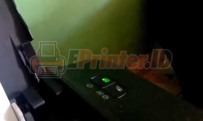 1. Hidupkan Printer Canon IP2770 Untuk Cara Pengisian Tinta